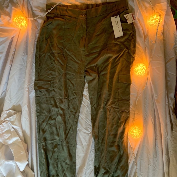 Sage green, joggers with two sets of pockets!! - Picture 2 of 2